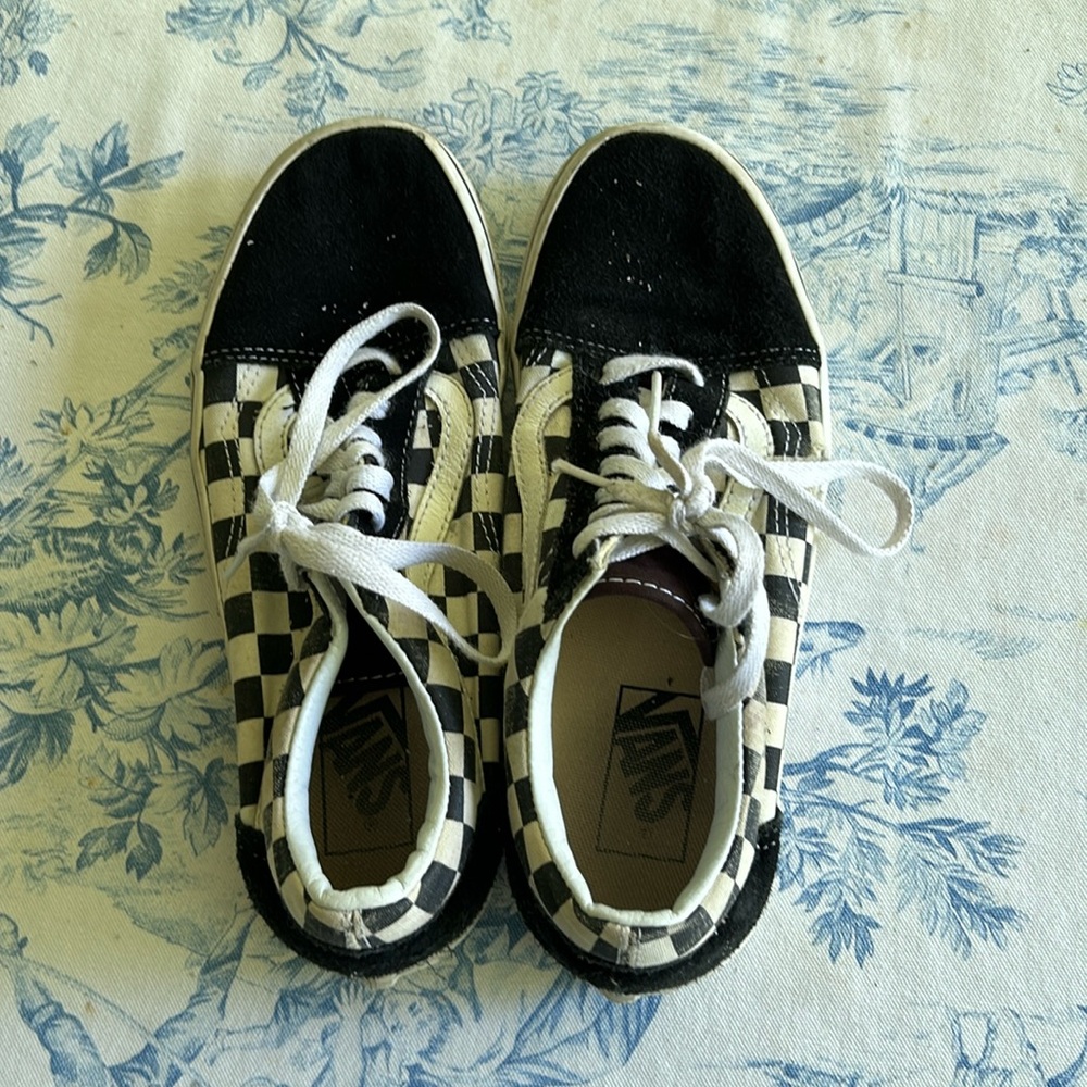Vans old skool women 7.0, men 5.5